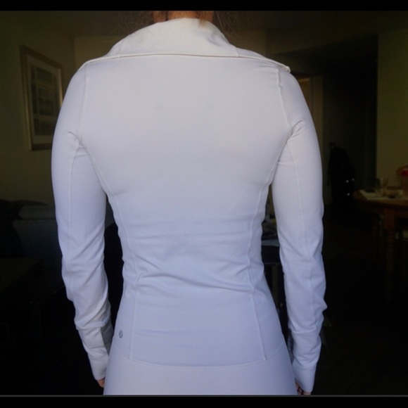 Lululemon in stride jacket - Picture 4 of 4